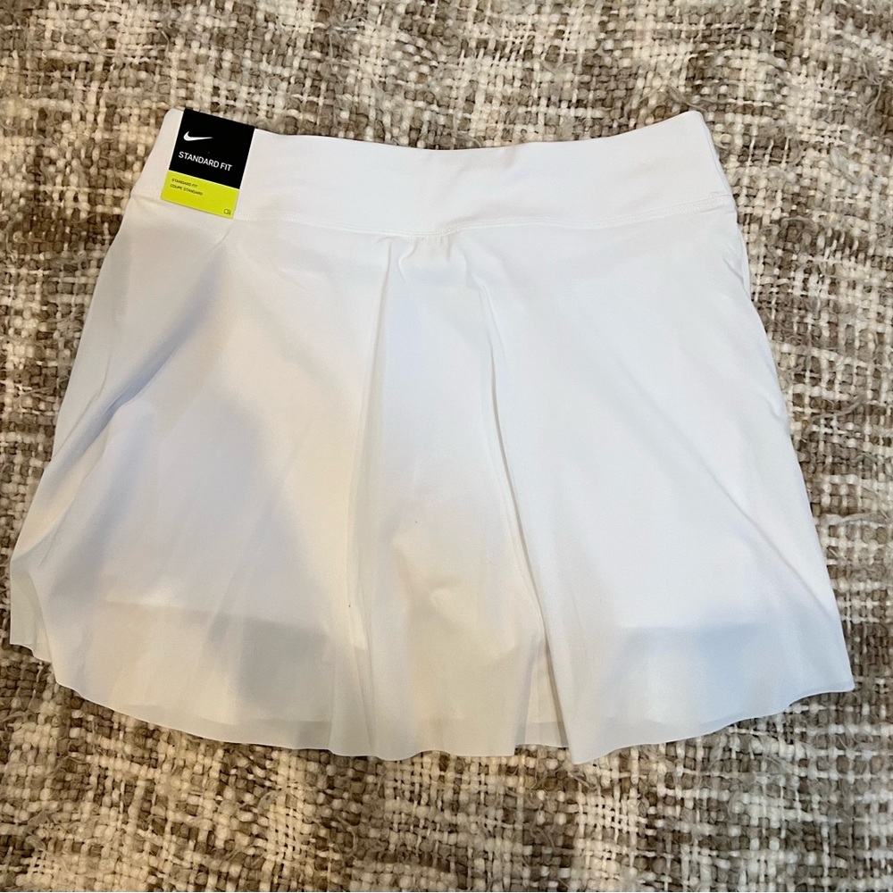 Brand new Nike Dri-fit Standard fit Tennis skirt